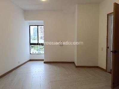 Apartamento de 3 alcobas en venta en El Tesoro, Medellín, 300 m² · foto 13 de 17