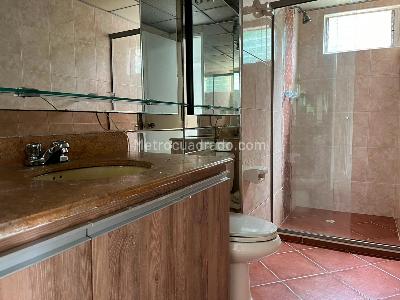 Apartamento de 3 alcobas en venta en San Lucas, Medellín, 155 m² · foto 18 de 20