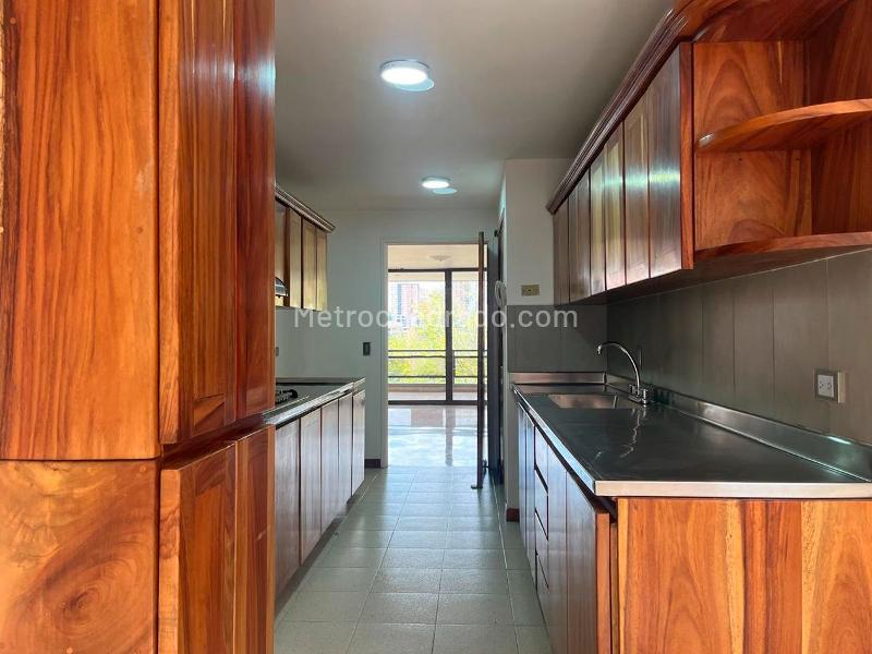 3BR Apartment with Service Room in El Poblado - 4