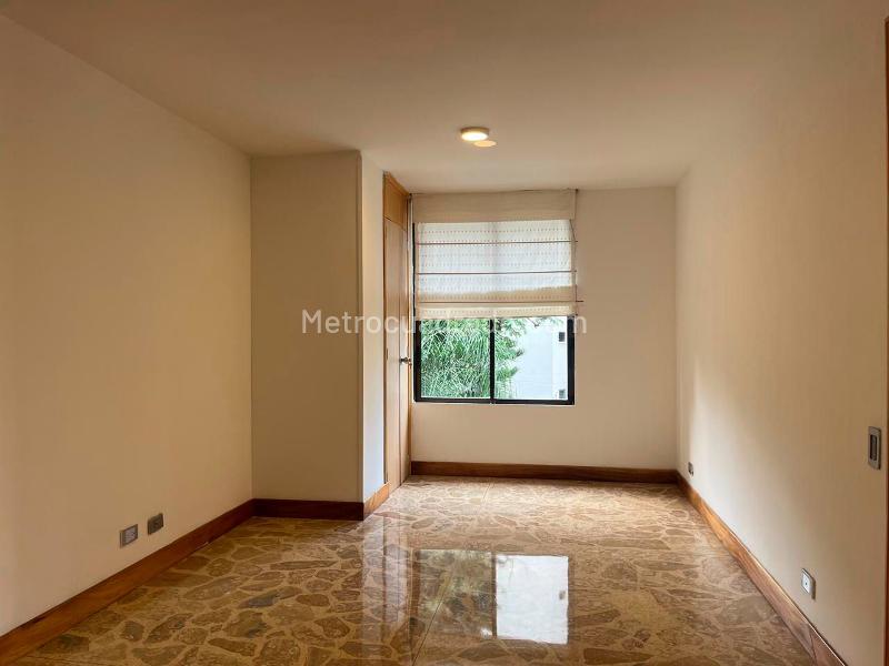 3BR Apartment with Service Room in El Poblado - 8