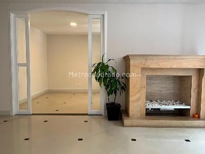 Casa en venta en Envigado, Envigado · foto 3 de 20