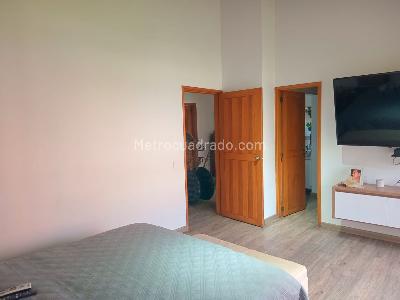 Apartamento de 3 alcobas en arriendo en Los Balsos, Medellín, 216 m² · foto 10 de 19