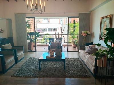 Apartamento de 3 alcobas en venta en El Poblado, Medellín, 216 m² · foto 2 de 19