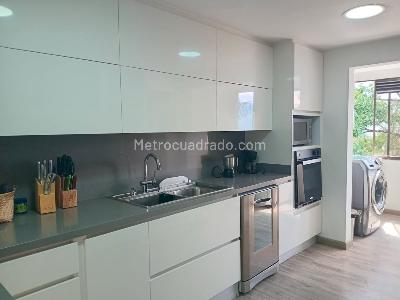 Apartamento de 3 alcobas en venta en El Poblado, Medellín, 216 m² · foto 5 de 19
