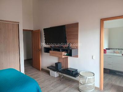 Apartamento de 3 alcobas en venta en El Poblado, Medellín, 216 m² · foto 12 de 19