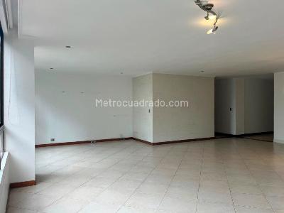 Apartamento de 4 alcobas en venta en Alejandría, Medellín, 212 m² · foto 3 de 19