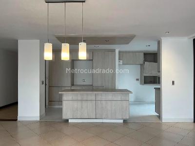 Apartamento de 4 alcobas en venta en Alejandría, Medellín, 212 m² · foto 5 de 19
