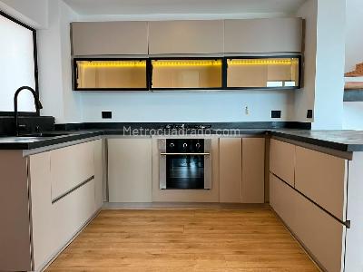 Apartamento en arriendo en El Poblado, Medellín · foto 5 de 19