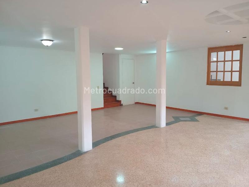 Elegant 4BR House with Pool in El Poblado - 2