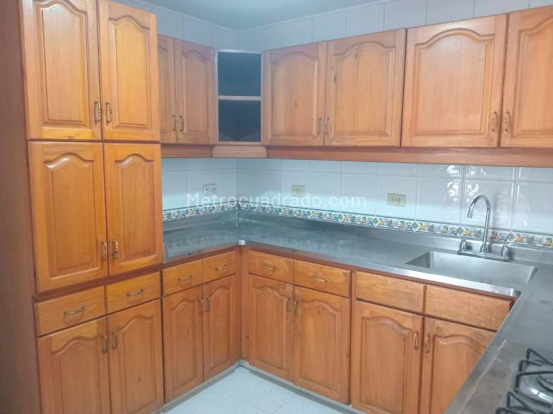 Elegant 4BR House with Pool in El Poblado - 8