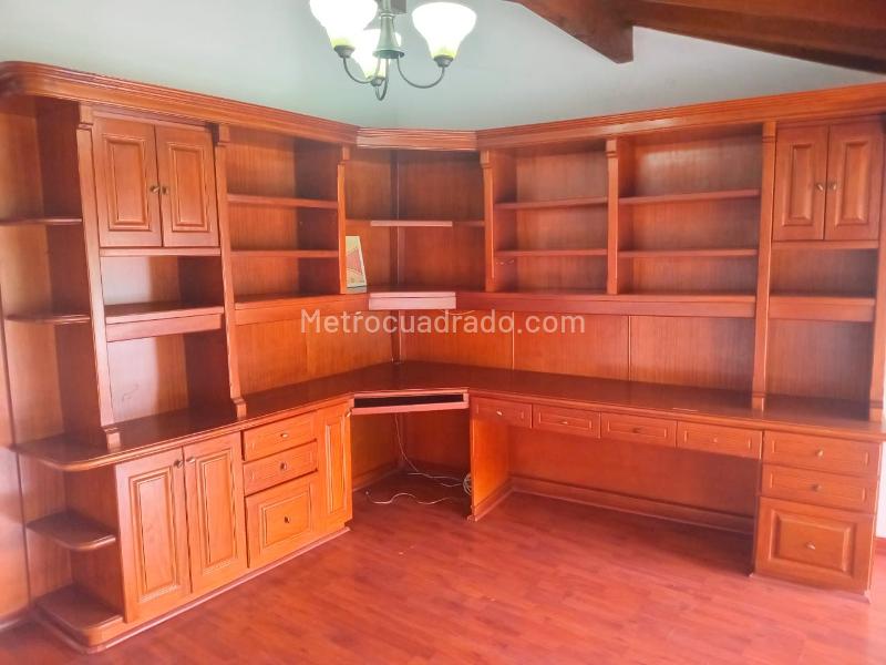 Elegant 4BR House with Pool in El Poblado - 9