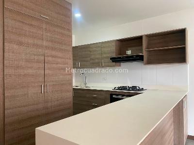 Apartamento de 2 alcobas en arriendo en Envigado, Envigado, 83 m² · foto 4 de 17
