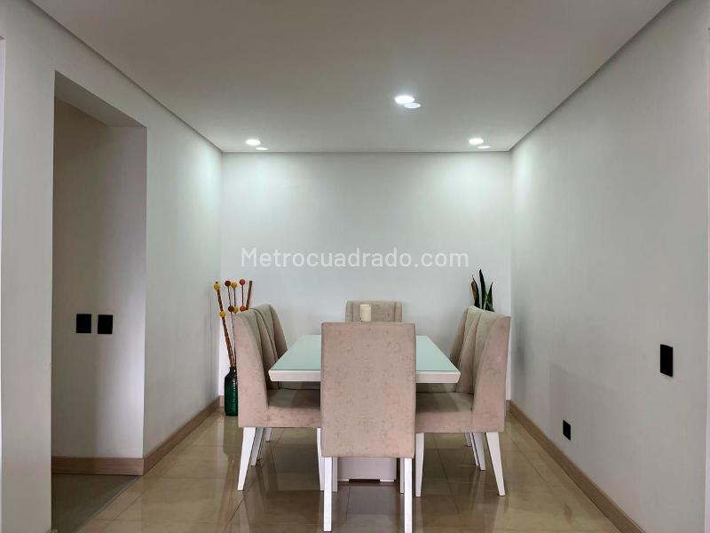 Apartamento Moderno de 4 Alcobas con Gimnasio en El Poblado - 5