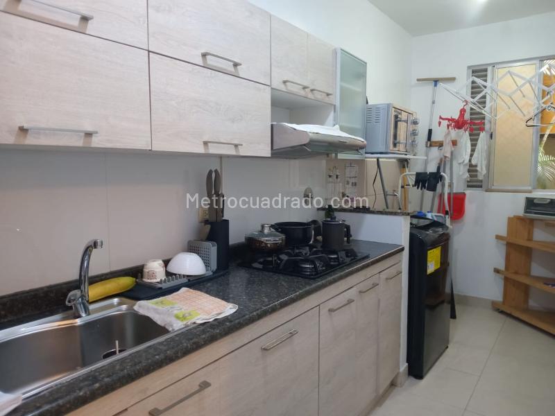 Apartamento Amoblado de 2 Alcobas con Balcón y Parqueadero Cubierto en El Poblado - 7