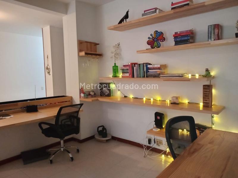 Apartamento Amoblado de 2 Alcobas con Balcón y Parqueadero Cubierto en El Poblado - 9