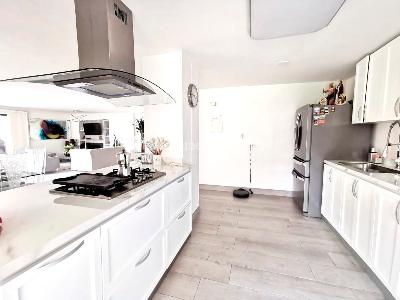 Apartamento de 3 alcobas en venta en El Poblado, Medellín, 187 m² · foto 6 de 16