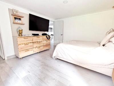 Apartamento de 3 alcobas en venta en El Poblado, Medellín, 187 m² · foto 9 de 16
