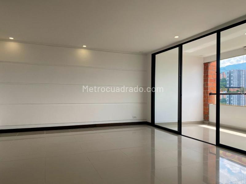 Penthouse de 3 Alcobas con 3 Baños en El Poblado