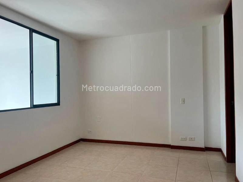 2BR Apartment for Rent in El Poblado with Pool & Sauna - 9