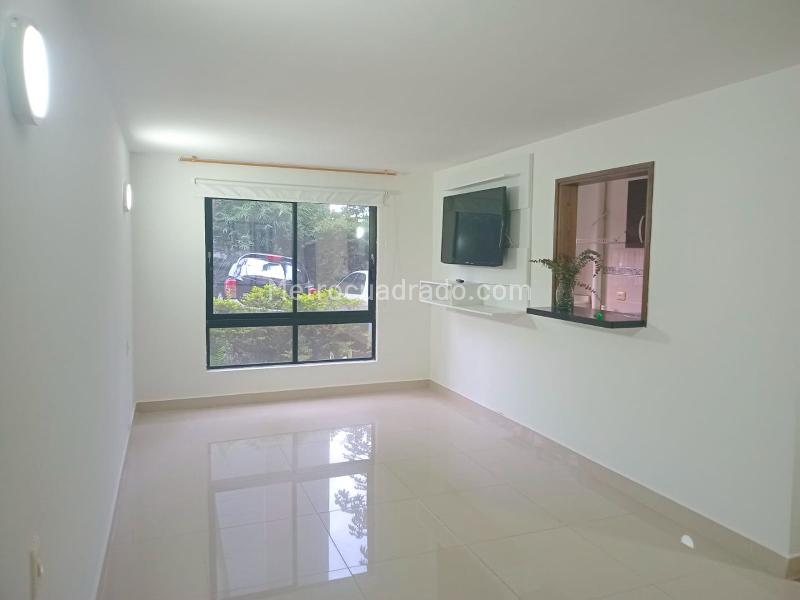3BR Apartment in Gated Unit Near Shops in El Poblado - 2