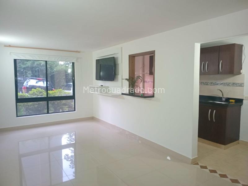 3BR Apartment in Gated Unit Near Shops in El Poblado - 3