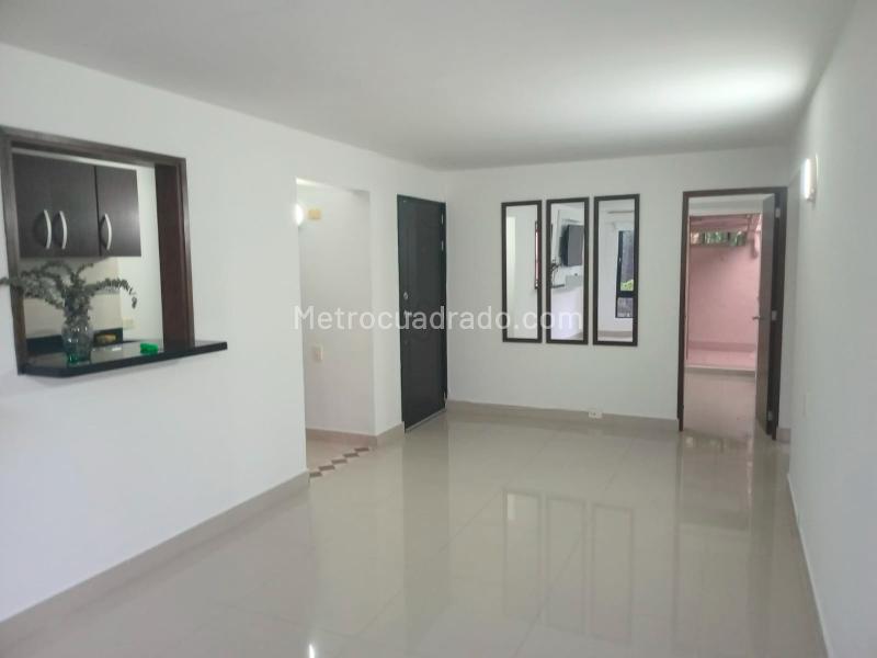 3BR Apartment in Gated Unit Near Shops in El Poblado - 4