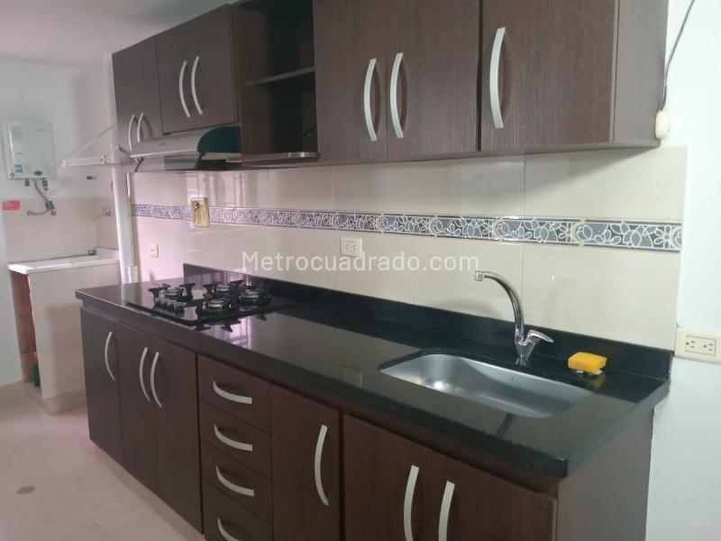 3BR Apartment in Gated Unit Near Shops in El Poblado - 5