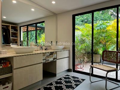 Casa de 3 alcobas en venta en El Poblado, Medellín, 361 m² · foto 17 de 20