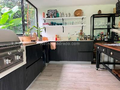 Casa de 3 alcobas en venta en El Poblado, Medellín, 361 m² · foto 18 de 20