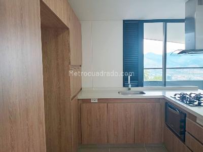 Apartamento de 3 alcobas en venta en El Poblado, Medellín, 100 m² · foto 5 de 20