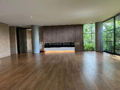Apartamento en venta en El Poblado, Medellín · foto 2 de 20