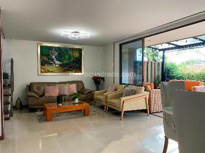 Casa de 3 alcobas en venta en Envigado, Envigado, 220 m² · foto 3 de 19