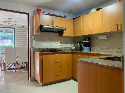 Casa de 3 alcobas en venta en Envigado, Envigado, 220 m² · foto 4 de 19