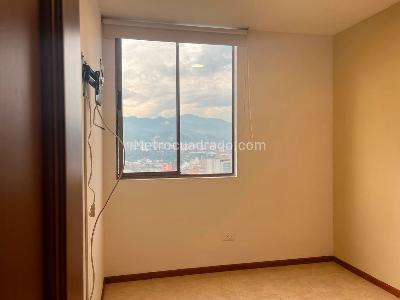 Apartamento de 3 alcobas en arriendo en Los Balsos, Medellín, 84 m² · foto 10 de 13