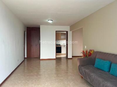 Apartamento de 3 alcobas en arriendo en Los Balsos, Medellín, 84 m² · foto 2 de 13