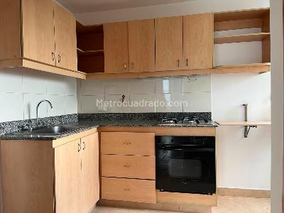 Apartamento de 3 alcobas en arriendo en Los Balsos, Medellín, 84 m² · foto 3 de 13