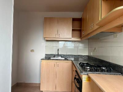 Apartamento de 3 alcobas en arriendo en Los Balsos, Medellín, 84 m² · foto 4 de 13