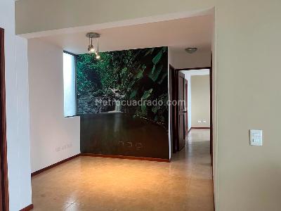 Apartamento de 3 alcobas en arriendo en Los Balsos, Medellín, 84 m² · foto 5 de 13