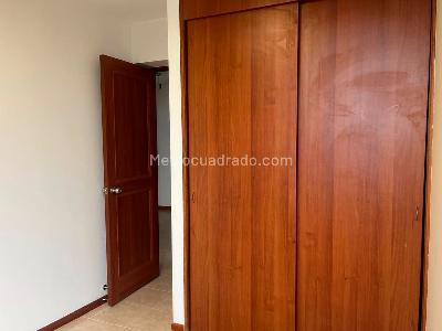 Apartamento de 3 alcobas en arriendo en Los Balsos, Medellín, 84 m² · foto 9 de 13