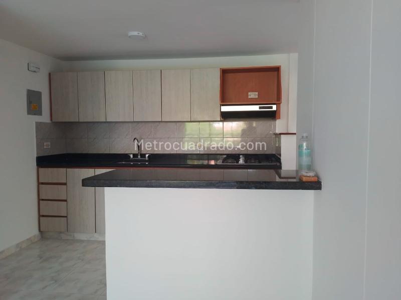 Apto de 3 Alcobas en El Poblado con Ascensor - 5