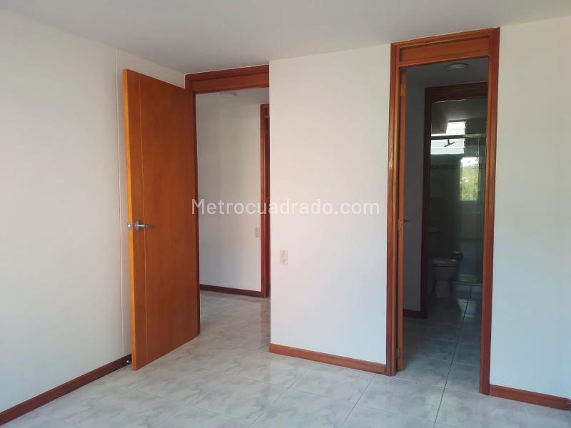 Apto de 3 Alcobas en El Poblado con Ascensor - 9