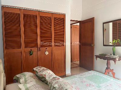 Casa de 3 alcobas en arriendo en El Poblado, Medellín, 256 m² · foto 13 de 20