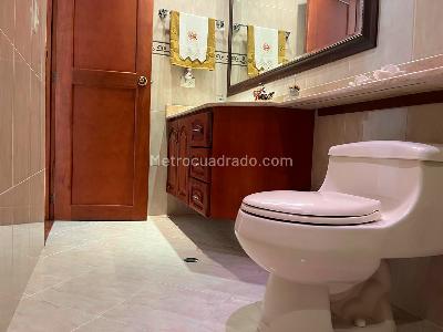 Casa de 3 alcobas en arriendo en El Poblado, Medellín, 256 m² · foto 17 de 20