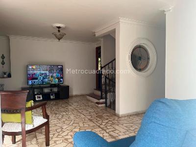 Casa de 3 alcobas en arriendo en El Poblado, Medellín, 256 m² · foto 9 de 20