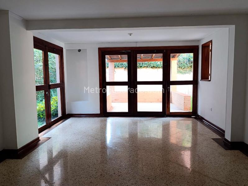 Casa Amplia de 4 Alcobas en Zona Tranquila de El Poblado - 3