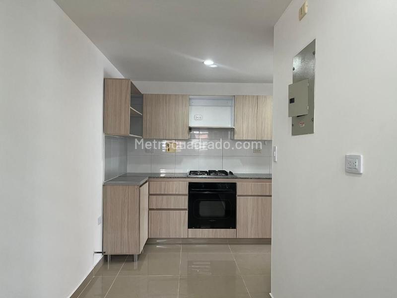 Spacious 3BR Apartment in El Poblado with Balcony - 6