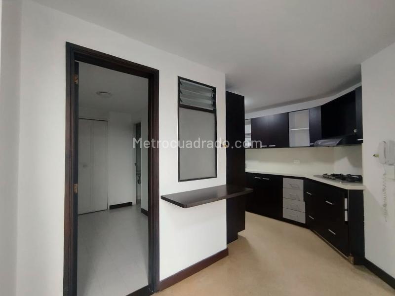 Apartamento de 3 Alcobas en El Poblado con Balcón y Parqueadero - 5