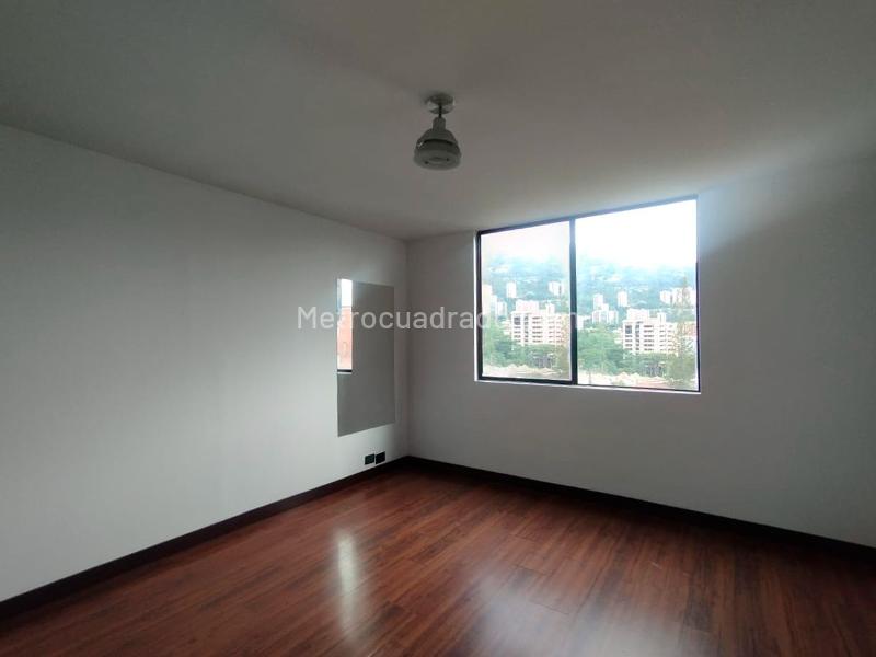 Apartamento de 3 Alcobas en El Poblado con Balcón y Parqueadero - 7