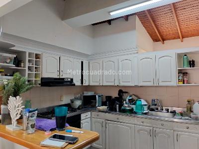 Apartamento en venta en El Poblado, Medellín · foto 5 de 18
