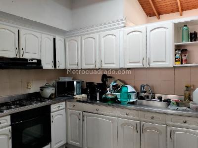 Apartamento en venta en El Poblado, Medellín · foto 6 de 18